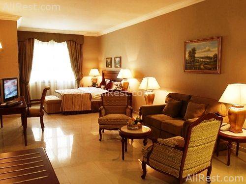Royal Ascot Hotel 9